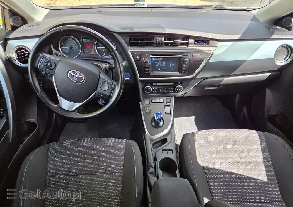 TOYOTA Auris Hybrid 135 Dynamic