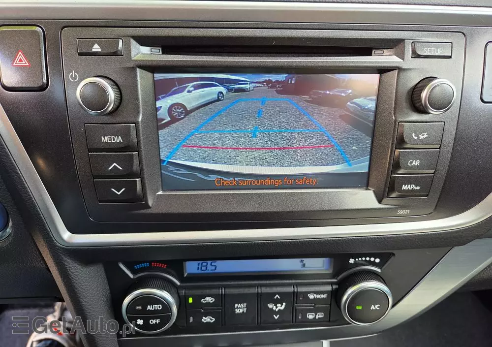 TOYOTA Auris Hybrid 135 Dynamic