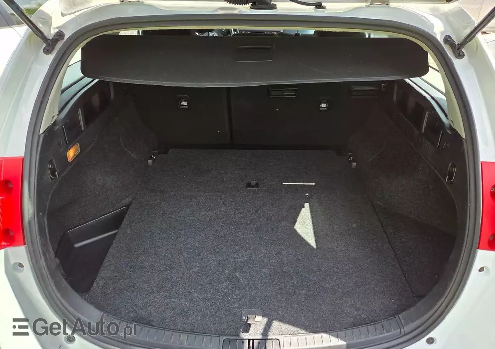 TOYOTA Auris Hybrid 135 Dynamic