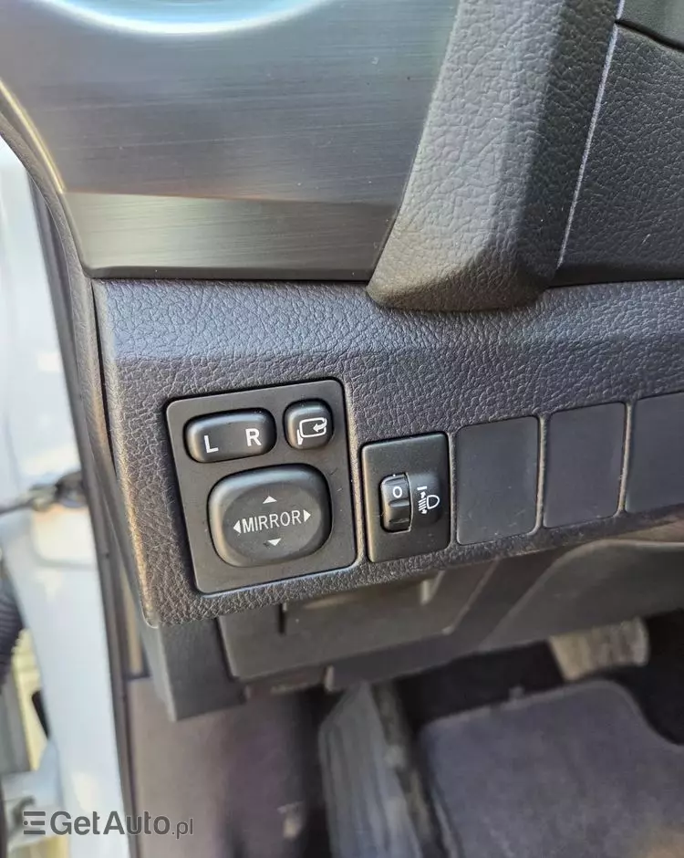 TOYOTA Auris Hybrid 135 Dynamic