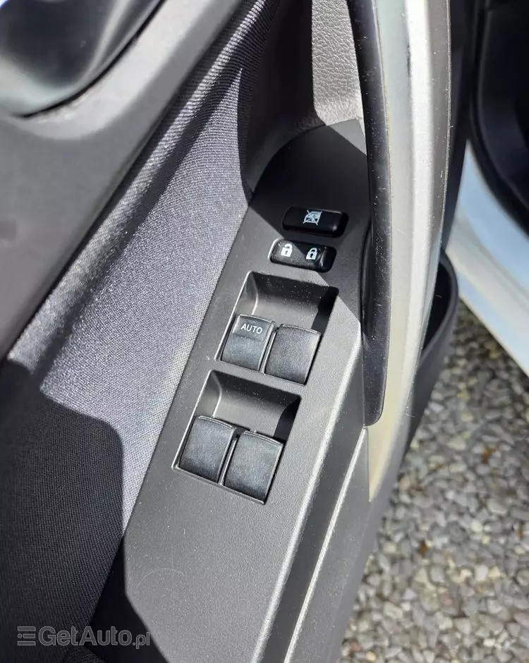 TOYOTA Auris Hybrid 135 Dynamic