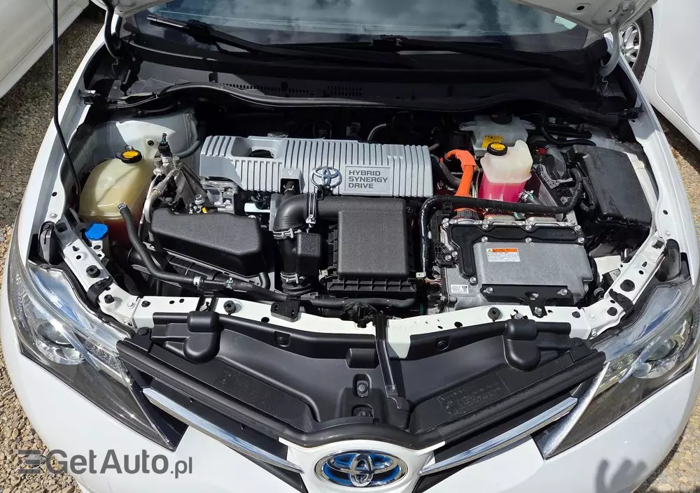 TOYOTA Auris Hybrid 135 Dynamic