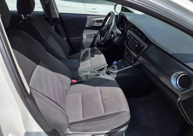 TOYOTA Auris Hybrid 135 Dynamic