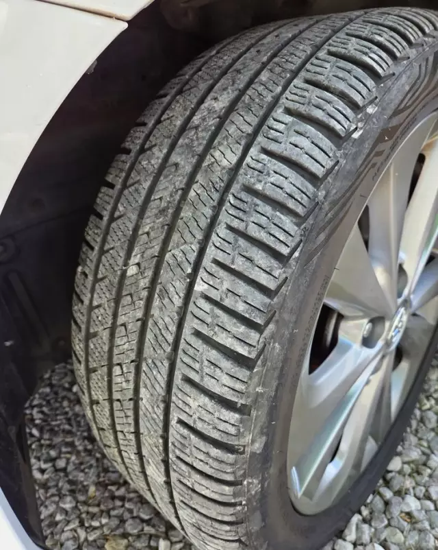 TOYOTA Auris Hybrid 135 Dynamic