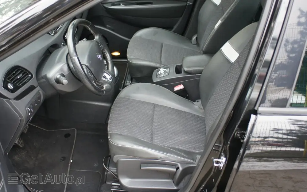 RENAULT Grand Scenic Energy dCi 110 S&S Bose Edition