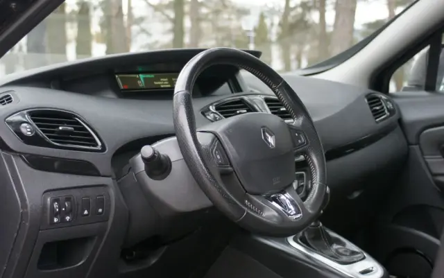 RENAULT Grand Scenic Energy dCi 110 S&S Bose Edition