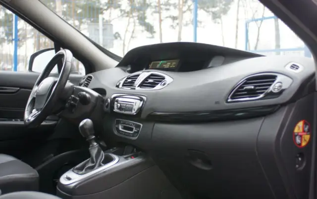 RENAULT Grand Scenic Energy dCi 110 S&S Bose Edition