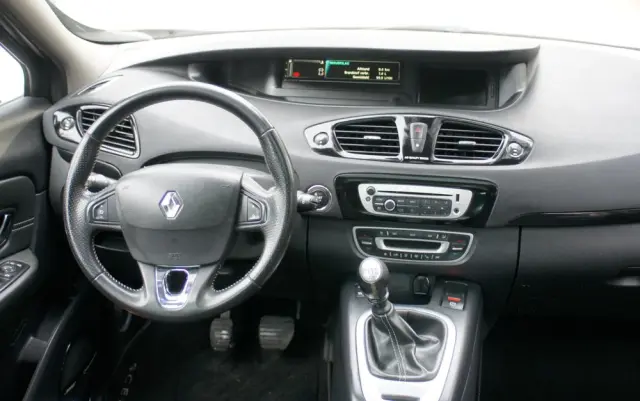 RENAULT Grand Scenic Energy dCi 110 S&S Bose Edition