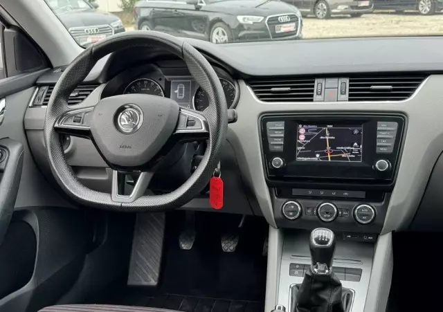 SKODA Octavia 
