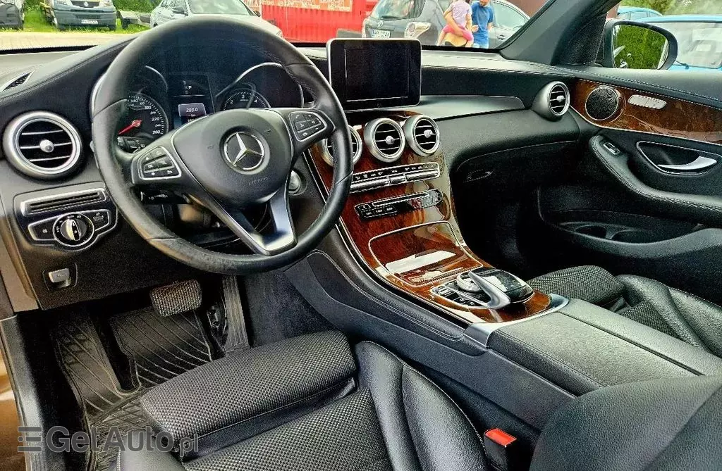 MERCEDES-BENZ GLC 