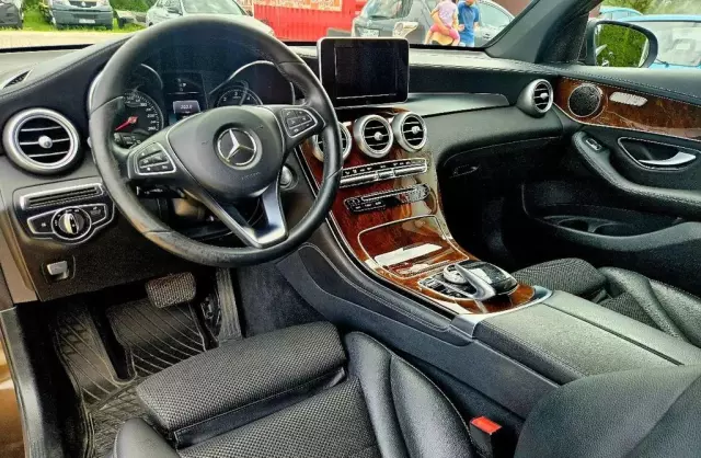 MERCEDES-BENZ GLC 