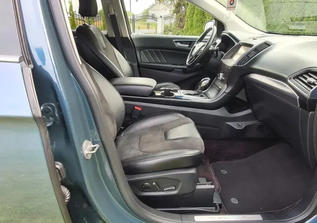 FORD Edge 2.0 TDCi Twin-Turbo 4WD Titanium