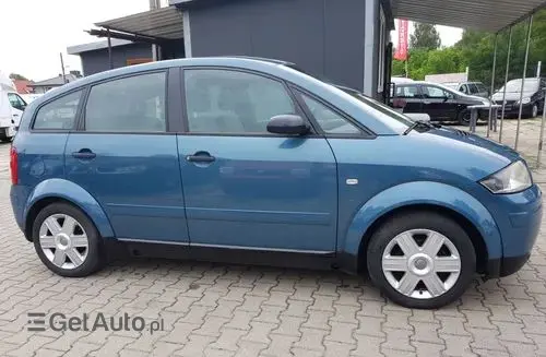 AUDI A2 