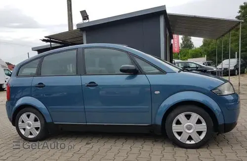 AUDI A2 