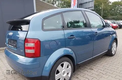 AUDI A2 