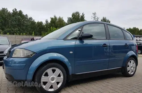 AUDI A2 