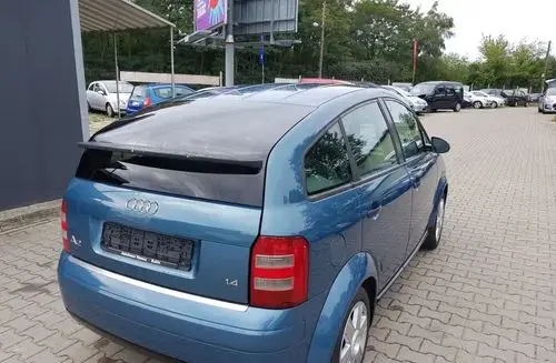 AUDI A2 