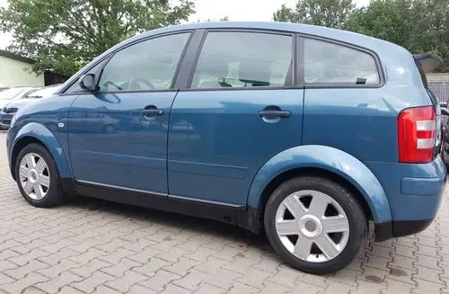 AUDI A2 