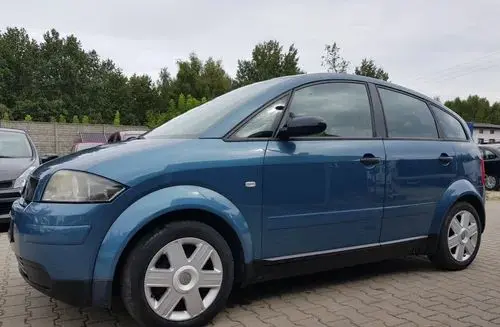 AUDI A2 