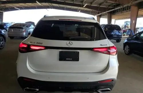 MERCEDES-BENZ GLC 