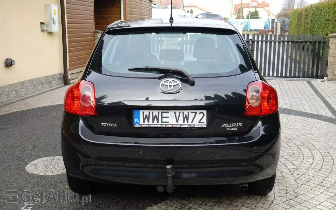 TOYOTA Auris 