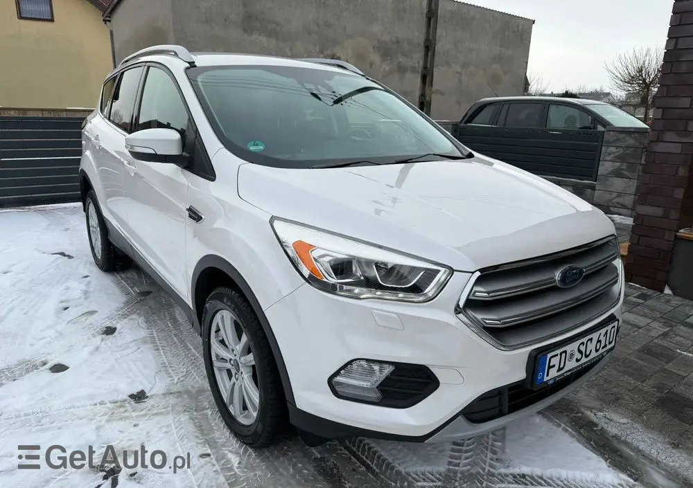 FORD Kuga 2.0 TDCi 4x2 Titanium