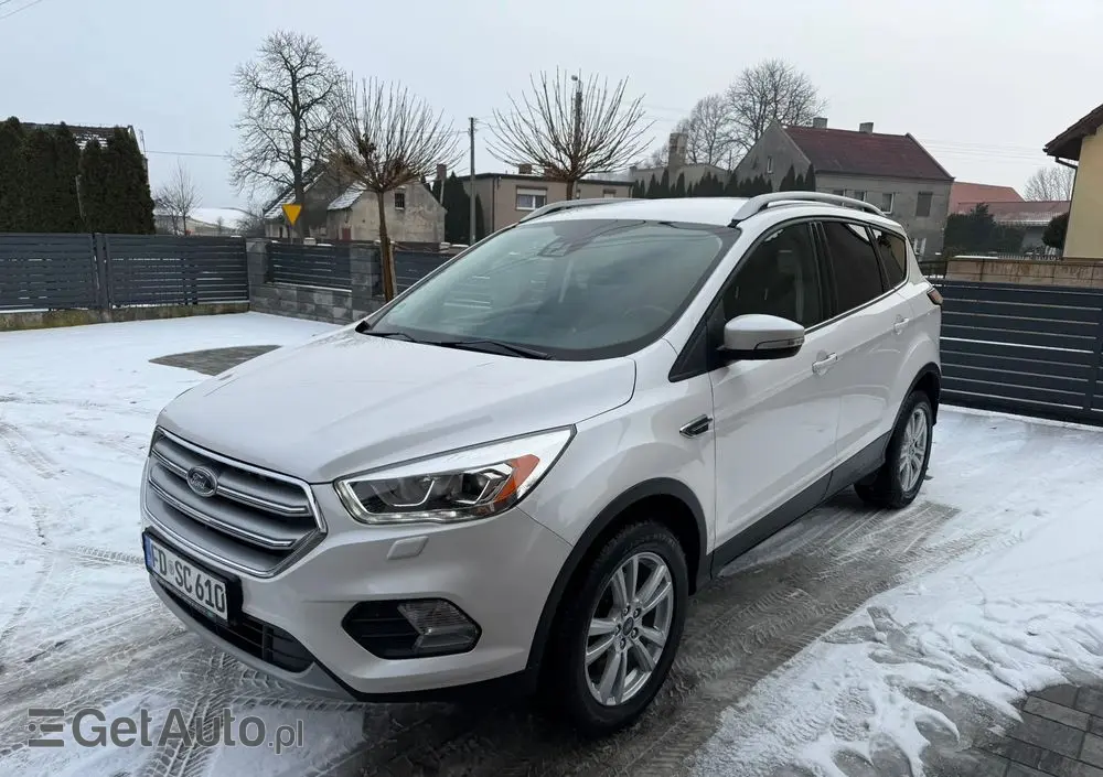 FORD Kuga 2.0 TDCi 4x2 Titanium