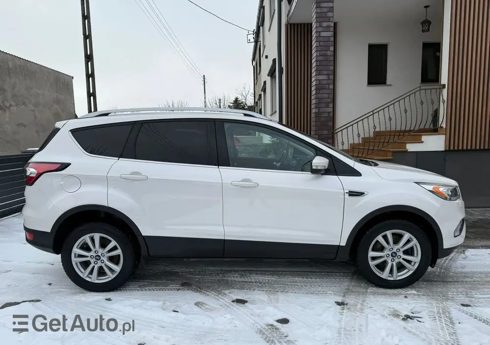 FORD Kuga 2.0 TDCi 4x2 Titanium
