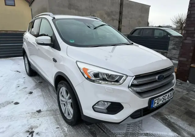 FORD Kuga 2.0 TDCi 4x2 Titanium