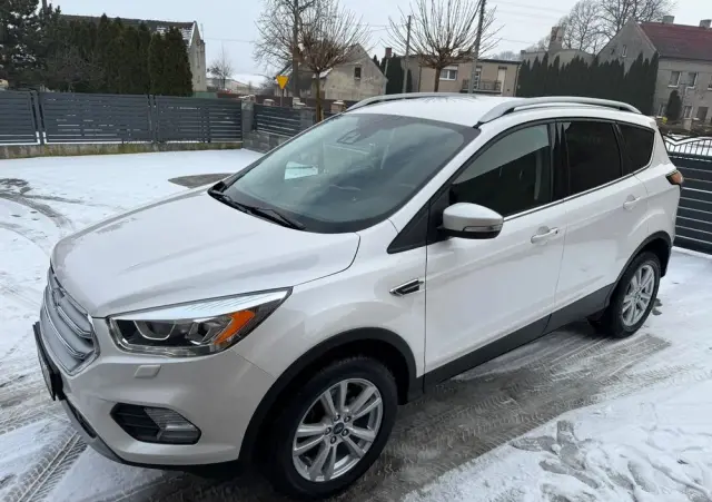 FORD Kuga 2.0 TDCi 4x2 Titanium