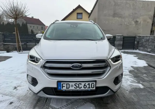 FORD Kuga 2.0 TDCi 4x2 Titanium