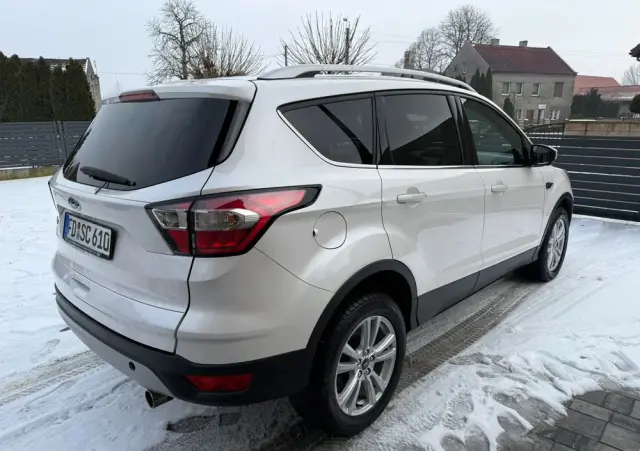 FORD Kuga 2.0 TDCi 4x2 Titanium