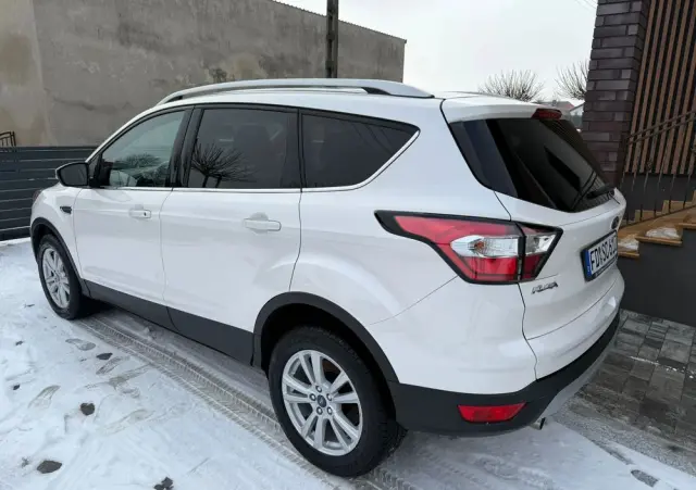 FORD Kuga 2.0 TDCi 4x2 Titanium
