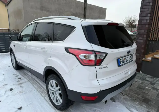FORD Kuga 2.0 TDCi 4x2 Titanium