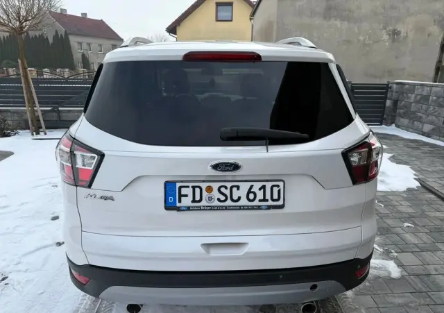 FORD Kuga 2.0 TDCi 4x2 Titanium