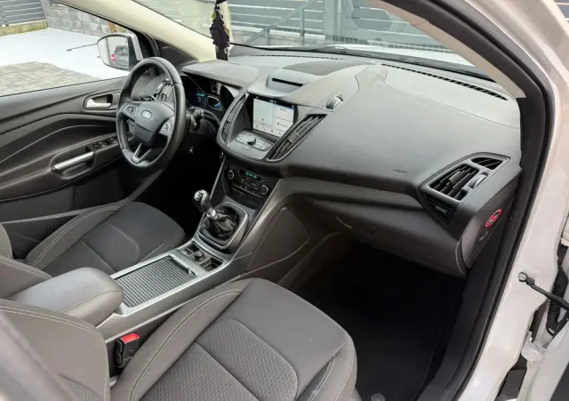 FORD Kuga 2.0 TDCi 4x2 Titanium