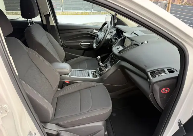 FORD Kuga 2.0 TDCi 4x2 Titanium