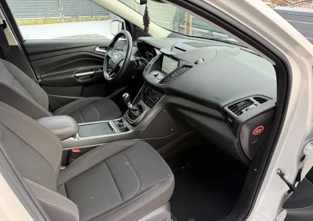 FORD Kuga 2.0 TDCi 4x2 Titanium