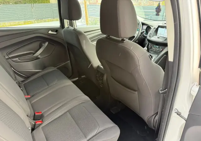 FORD Kuga 2.0 TDCi 4x2 Titanium