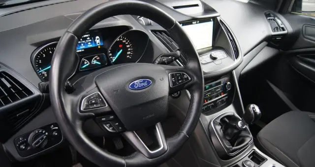 FORD Kuga 1.5 EcoBoost FWD Titanium ASS MMT6