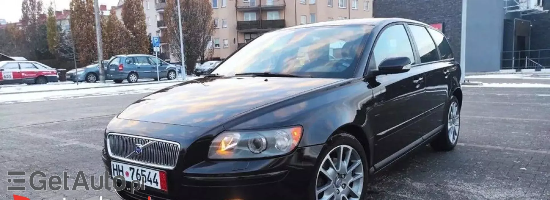 VOLVO V50 