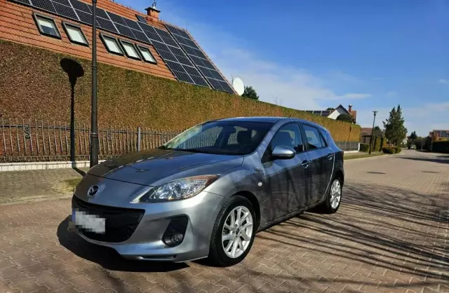 MAZDA 3 