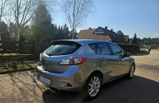 MAZDA 3 