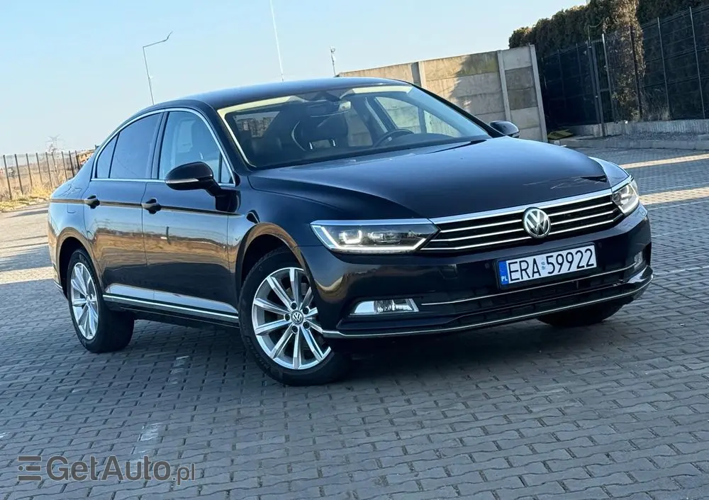 VOLKSWAGEN Passat 1.6 TDI SCR DSG Business