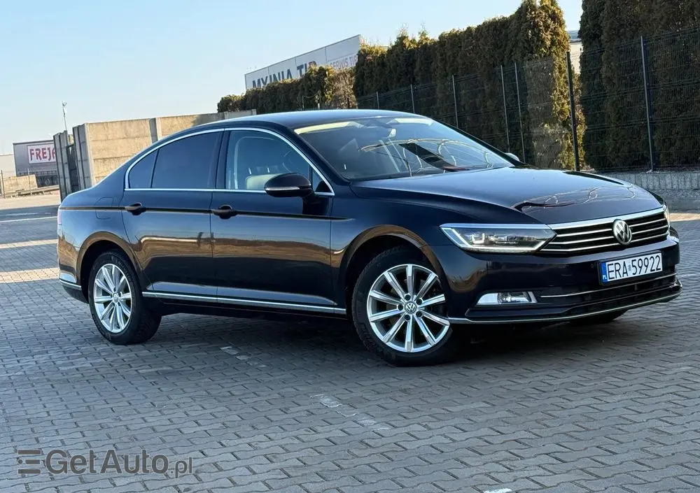 VOLKSWAGEN Passat 1.6 TDI SCR DSG Business