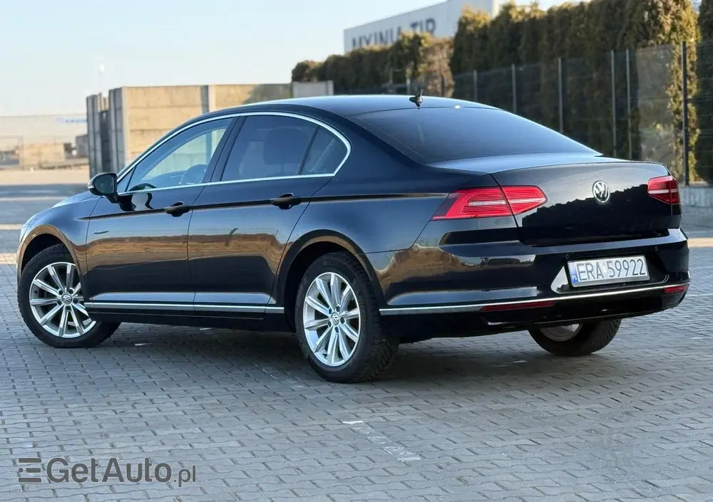 VOLKSWAGEN Passat 1.6 TDI SCR DSG Business