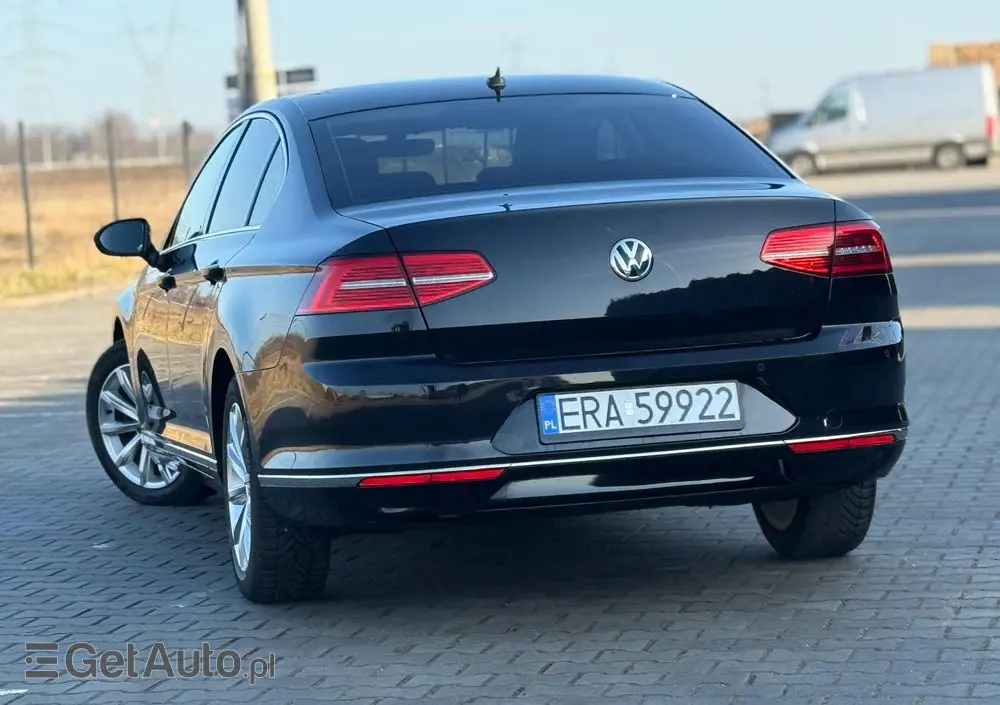 VOLKSWAGEN Passat 1.6 TDI SCR DSG Business