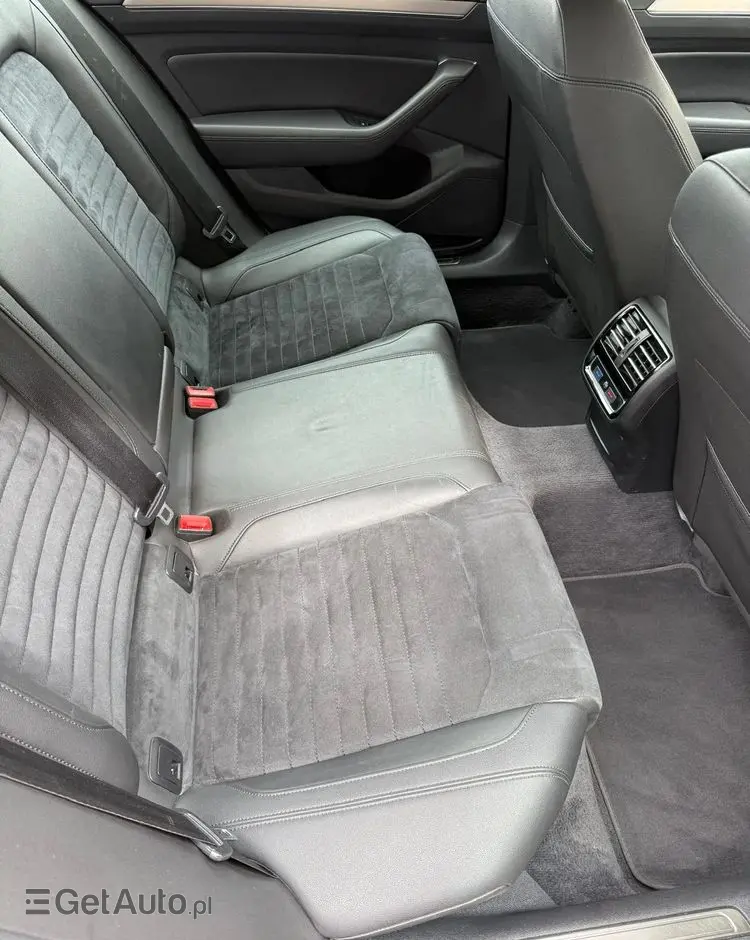 VOLKSWAGEN Passat 1.6 TDI SCR DSG Business