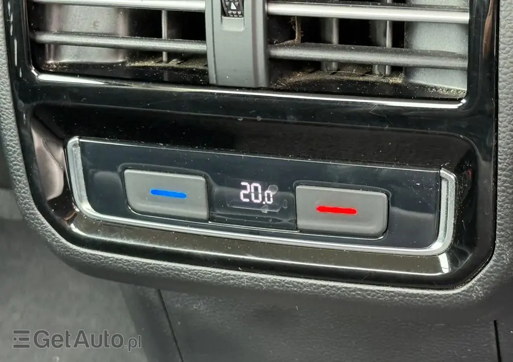 VOLKSWAGEN Passat 1.6 TDI SCR DSG Business