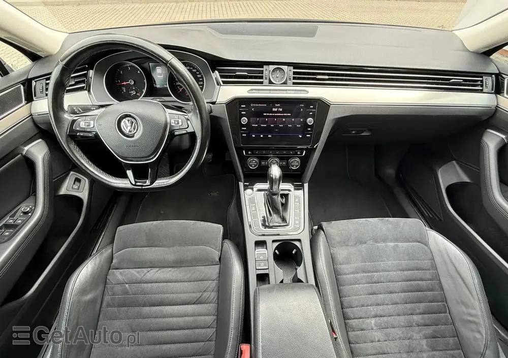 VOLKSWAGEN Passat 1.6 TDI SCR DSG Business